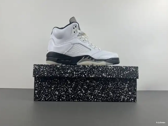 Cheap MAX RETRO 'WHITE AIR JORDAN DD0587-110 5 BLACK' 0502